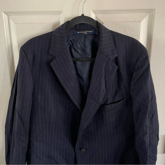 Brooks Brothers Men’s “346” Navy Pinstriped Blazer - Picture 3 of 16